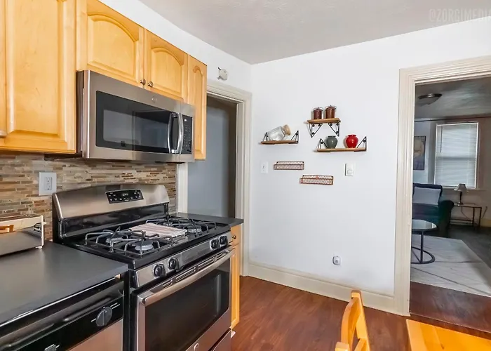 1 Bedroom - Parking - Amazing View Nearby! Pittsburgh