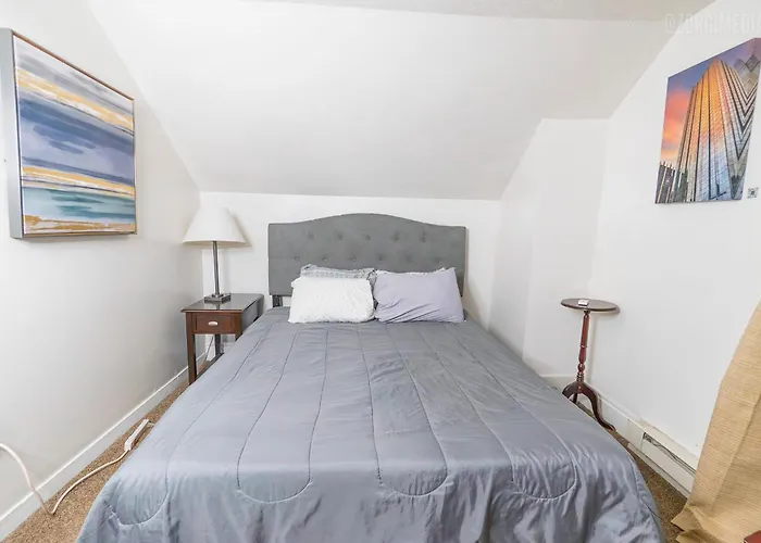 Apartment 1 Bedroom - Parking - Amazing View Nearby! *