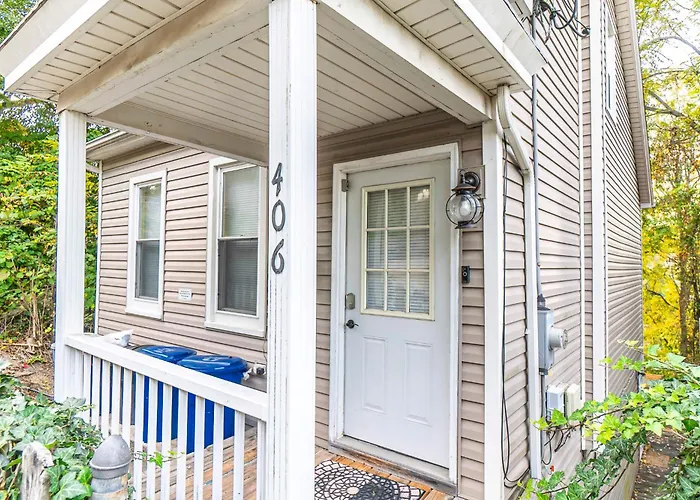 1 Bedroom - Parking - Amazing View Nearby! *
