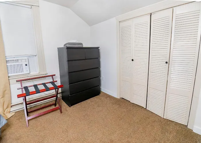 1 Bedroom - Parking - Amazing View Nearby! Pittsburgh