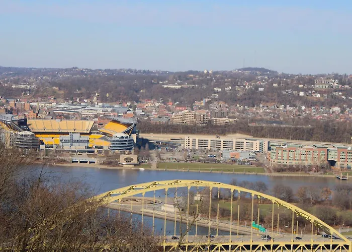 Apartment 1 Bedroom - Parking - Amazing View Nearby!
